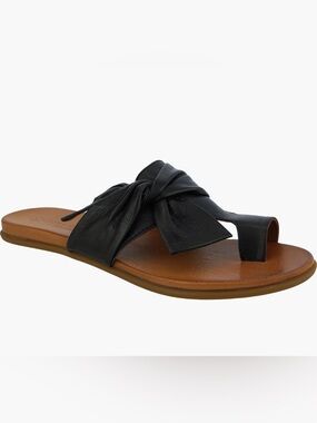 Kira leather toe loop sandals from Unity in Diversity 38